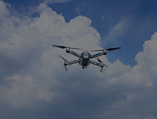 为了使无人机系统（UAS）能够在空域中运行，需要高度可靠的设备和方法
